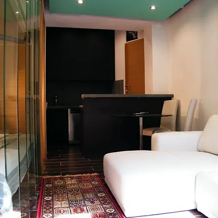 President Apartment Split